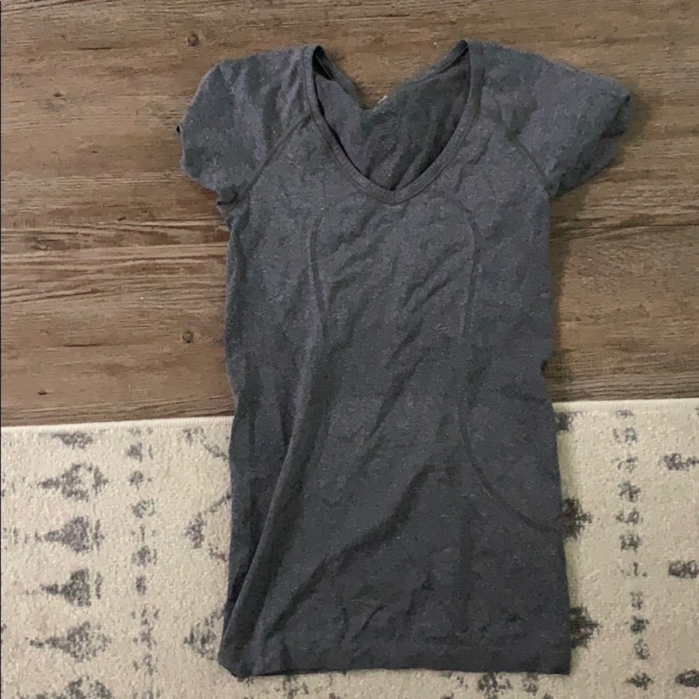 Grey lulu lemon shirt